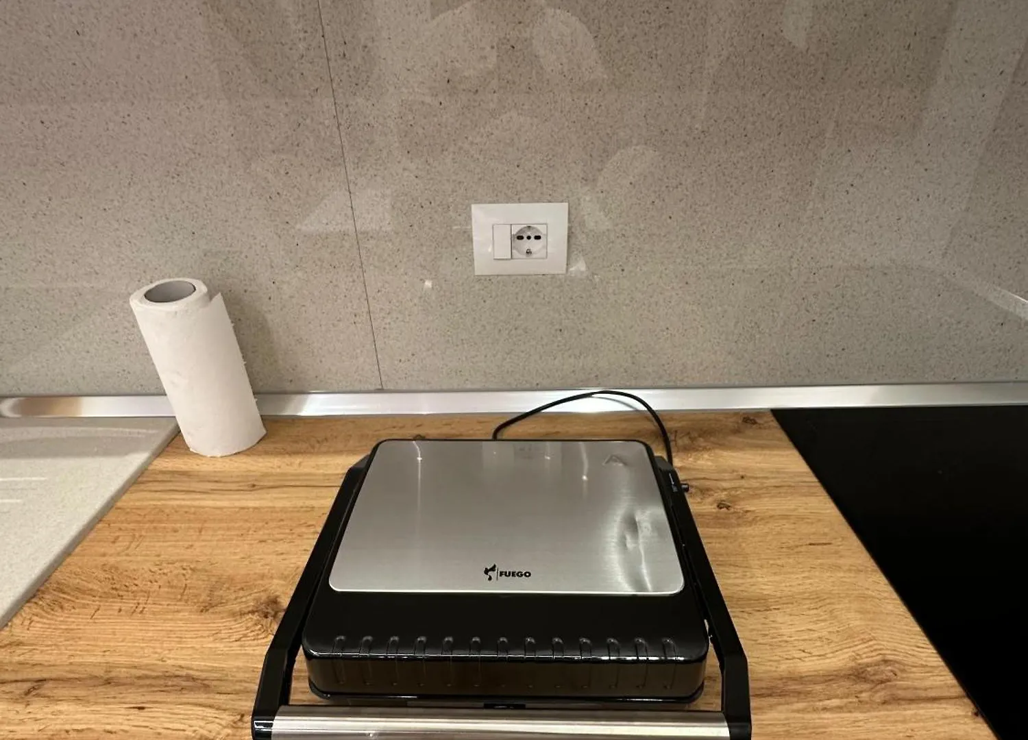 Brand New Apartament 格勒姆 公寓